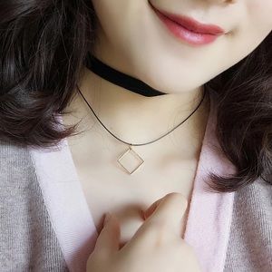 Fashion choker